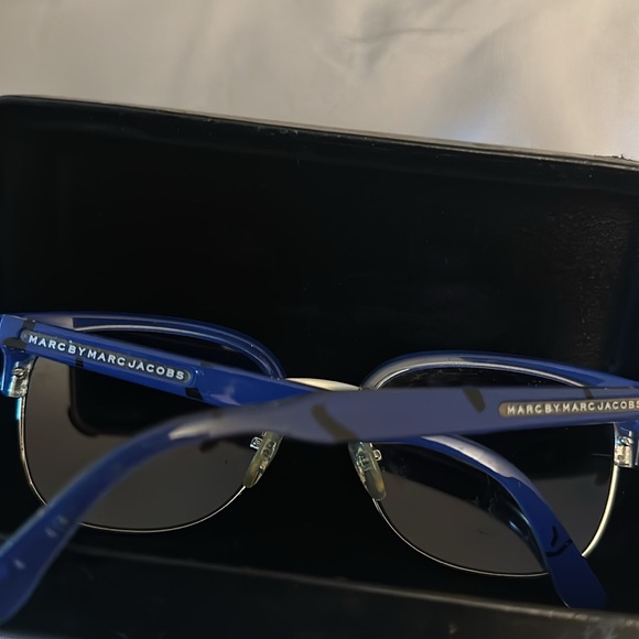 Authentic Marc Jacobs sunglasses - Picture 2 of 2